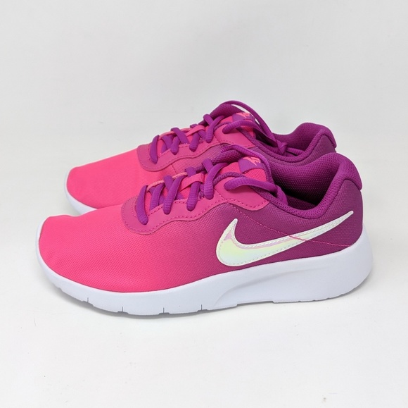 Nike Other - Nike Tanjun Print Girls Running Shoes AV8858-500